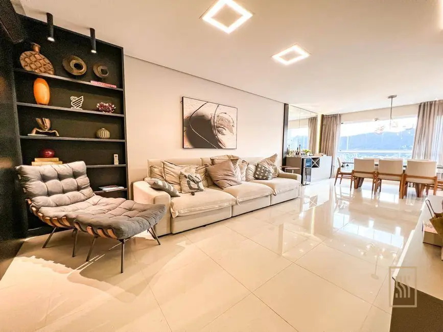 Apartamento com 3 quartos à venda, 214m2 em Centro, Balneario Camboriu - SC - imagem 3 Foto 3 de Apartamento com 3 quartos à venda, 214m2 em Centro, Balneario Camboriu - SC