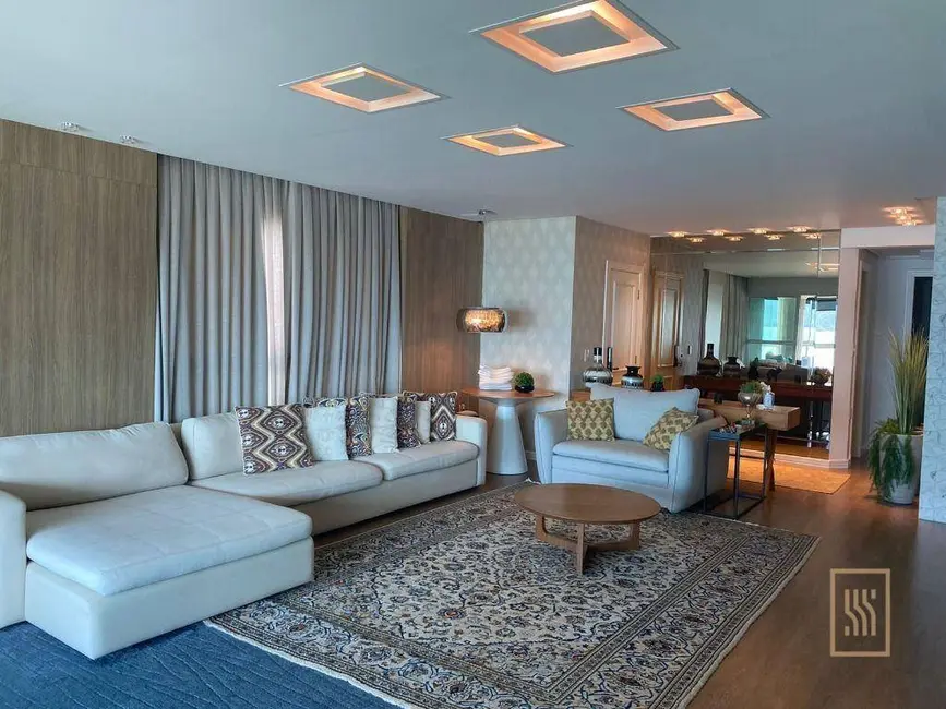 Apartamento com 3 quartos à venda, 323m2 em Centro, Balneario Camboriu - SC - imagem 1 Foto 1 de Apartamento com 3 quartos à venda, 323m2 em Centro, Balneario Camboriu - SC