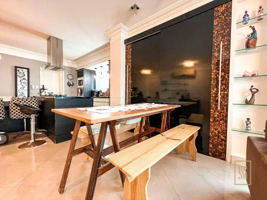 Apartamento com 3 quartos à venda, 233m2 em Centro, Balneario Camboriu - SC - imagem 8 Foto 8 de Apartamento com 3 quartos à venda, 233m2 em Centro, Balneario Camboriu - SC