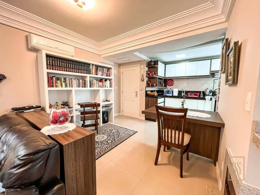 Foto 3 de Apartamento com 3 quartos à venda, 141m2 em Centro, Balneario Camboriu - SC