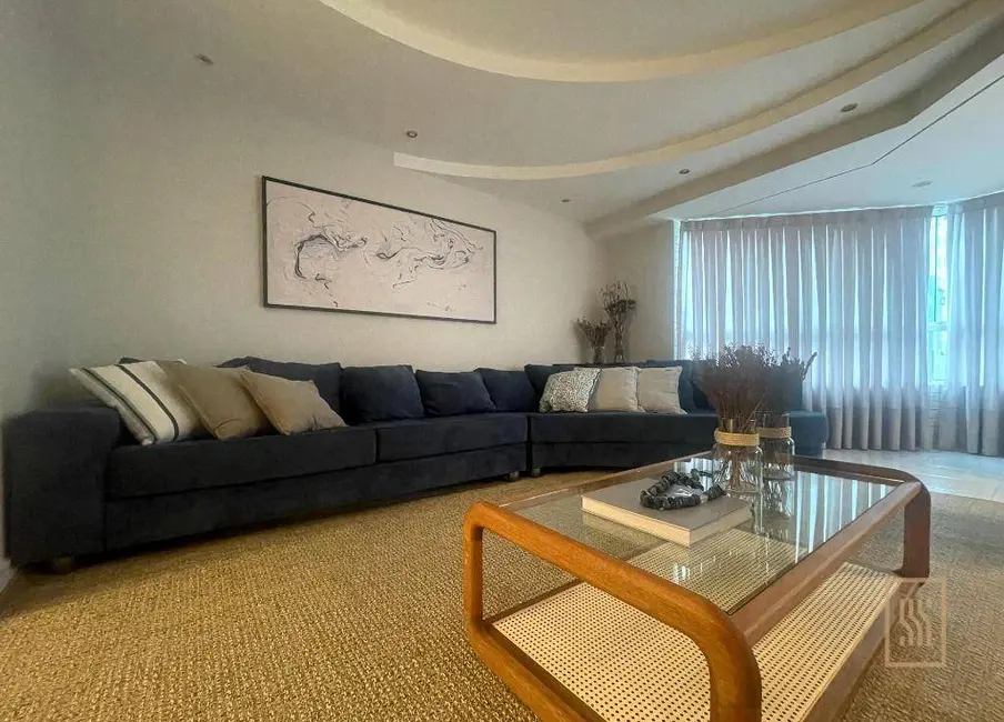 Apartamento com 3 quartos à venda, 180m2 em Centro, Balneario Camboriu - SC - imagem 5 Foto 5 de Apartamento com 3 quartos à venda, 180m2 em Centro, Balneario Camboriu - SC