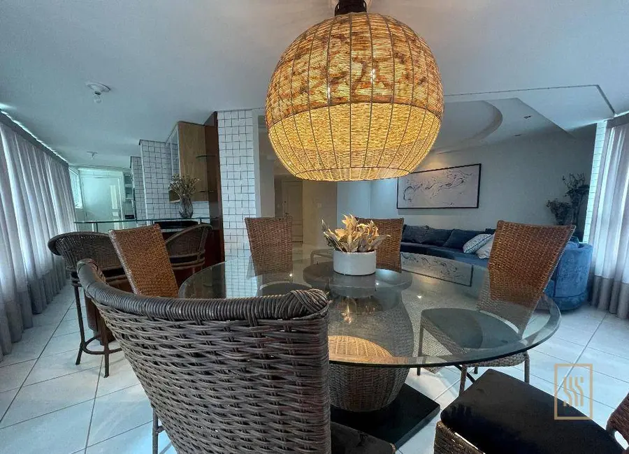 Apartamento com 3 quartos à venda, 180m2 em Centro, Balneario Camboriu - SC - imagem 8 Foto 8 de Apartamento com 3 quartos à venda, 180m2 em Centro, Balneario Camboriu - SC