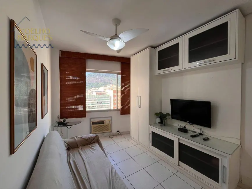 Loft / Flat com 1 quarto para alugar, 55m2 em Botafogo, Rio De Janeiro - RJ - imagem 1 Foto 1 de Loft / Flat com 1 quarto para alugar, 55m2 em Botafogo, Rio De Janeiro - RJ