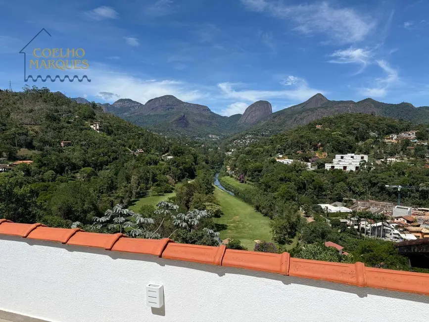 Foto 1 de Casa com 4 quartos à venda, 100m2 em Golfe, Teresopolis - RJ
