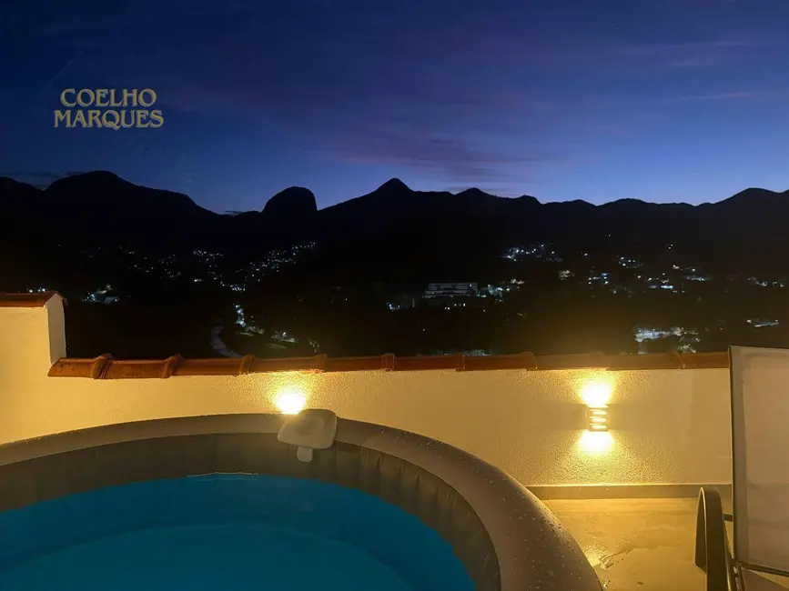 Foto 1 de Casa com 4 quartos à venda, 100m2 em Golfe, Teresopolis - RJ