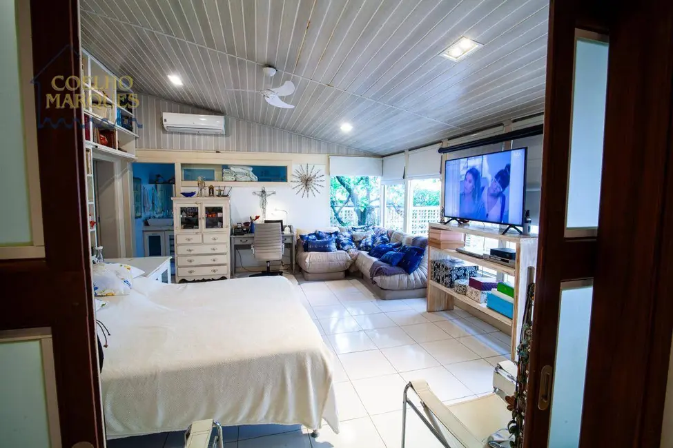 Casa com 4 quartos à venda, 517m2 em Recreio dos Bandeirantes, Rio De Janeiro - RJ - imagem 3 Foto 3 de Casa com 4 quartos à venda, 517m2 em Recreio dos Bandeirantes, Rio De Janeiro - RJ