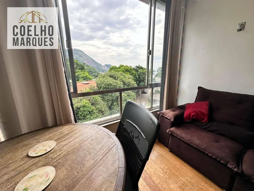 Foto 2 de Apartamento com 2 quartos para alugar, 70m2 em Jardim Botânico, Rio De Janeiro - RJ