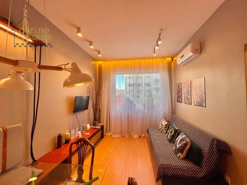 Apartamento com 1 quarto à venda, 50m2 em Copacabana, Rio De Janeiro - RJ - imagem 3 Foto 3 de Apartamento com 1 quarto à venda, 50m2 em Copacabana, Rio De Janeiro - RJ