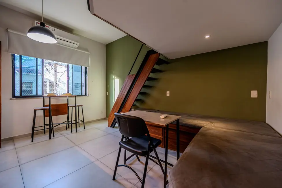 Loft / Flat com 1 quarto à venda, 25m2 em Urca, Rio De Janeiro - RJ - imagem 2 Foto 2 de Loft / Flat com 1 quarto à venda, 25m2 em Urca, Rio De Janeiro - RJ