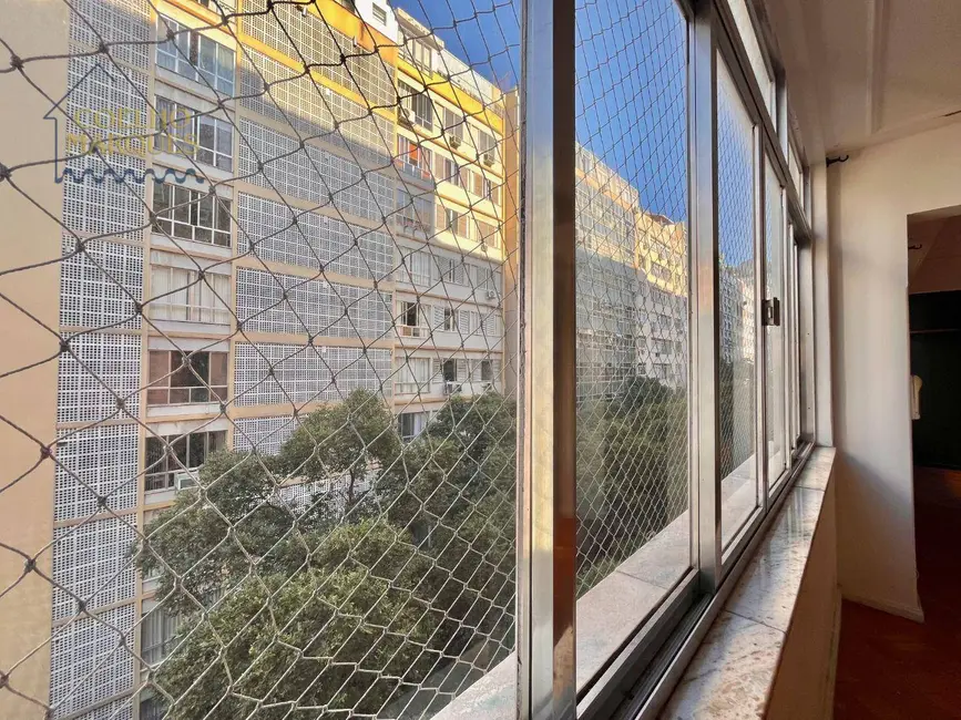 Apartamento com 3 quartos à venda, 160m2 em Copacabana, Rio De Janeiro - RJ - imagem 4 Foto 4 de Apartamento com 3 quartos à venda, 160m2 em Copacabana, Rio De Janeiro - RJ