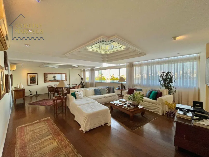 Apartamento com 4 quartos para alugar, 201m2 em Lagoa, Rio De Janeiro - RJ - imagem 5 Foto 5 de Apartamento com 4 quartos para alugar, 201m2 em Lagoa, Rio De Janeiro - RJ