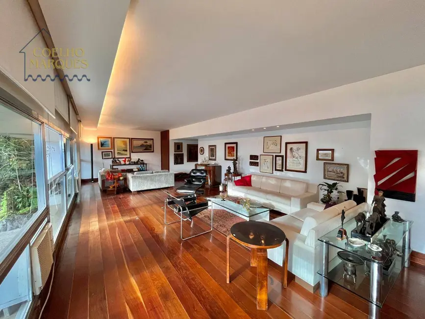 Apartamento com 4 quartos à venda, 247m2 em Lagoa, Rio De Janeiro - RJ - imagem 9 Foto 9 de Apartamento com 4 quartos à venda, 247m2 em Lagoa, Rio De Janeiro - RJ