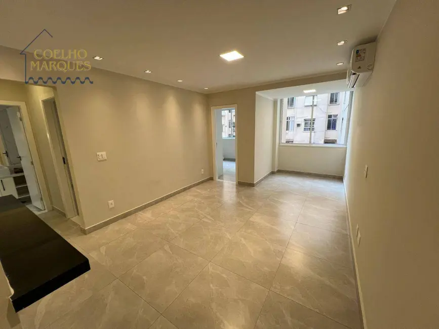 Apartamento com 2 quartos à venda, 75m2 em Copacabana, Rio De Janeiro - RJ - imagem 8 Foto 8 de Apartamento com 2 quartos à venda, 75m2 em Copacabana, Rio De Janeiro - RJ
