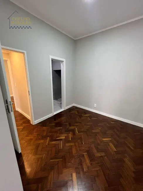 Apartamento com 2 quartos à venda, 63m2 em Copacabana, Rio De Janeiro - RJ - imagem 3 Foto 3 de Apartamento com 2 quartos à venda, 63m2 em Copacabana, Rio De Janeiro - RJ