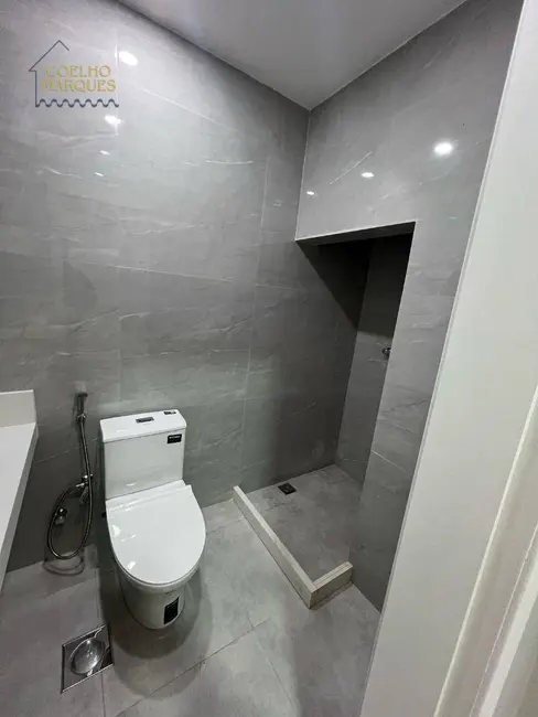 Apartamento com 2 quartos à venda, 63m2 em Copacabana, Rio De Janeiro - RJ - imagem 2 Foto 2 de Apartamento com 2 quartos à venda, 63m2 em Copacabana, Rio De Janeiro - RJ
