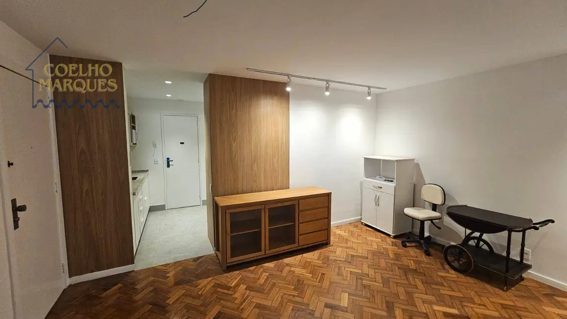 Apartamento com 2 quartos à venda, 74m2 em Copacabana, Rio De Janeiro - RJ - imagem 3 Foto 3 de Apartamento com 2 quartos à venda, 74m2 em Copacabana, Rio De Janeiro - RJ