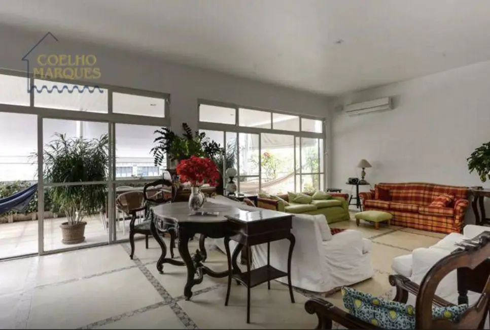 Cobertura com 4 quartos para alugar, 277m2 em Leblon, Rio De Janeiro - RJ - imagem 2 Foto 2 de Cobertura com 4 quartos para alugar, 277m2 em Leblon, Rio De Janeiro - RJ