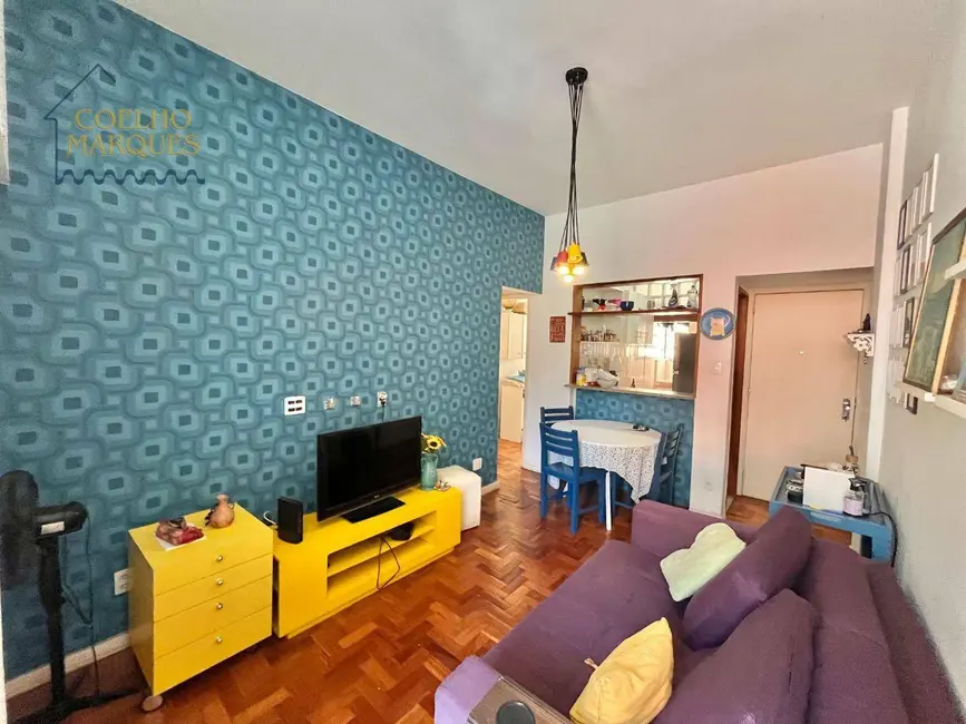 Apartamento com 2 quartos para alugar, 50m2 em Botafogo, Rio De Janeiro - RJ - imagem 2 Foto 2 de Apartamento com 2 quartos para alugar, 50m2 em Botafogo, Rio De Janeiro - RJ