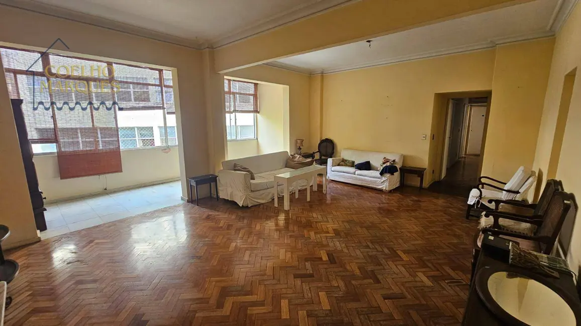 Apartamento com 4 quartos à venda, 177m2 em Copacabana, Rio De Janeiro - RJ - imagem 5 Foto 5 de Apartamento com 4 quartos à venda, 177m2 em Copacabana, Rio De Janeiro - RJ