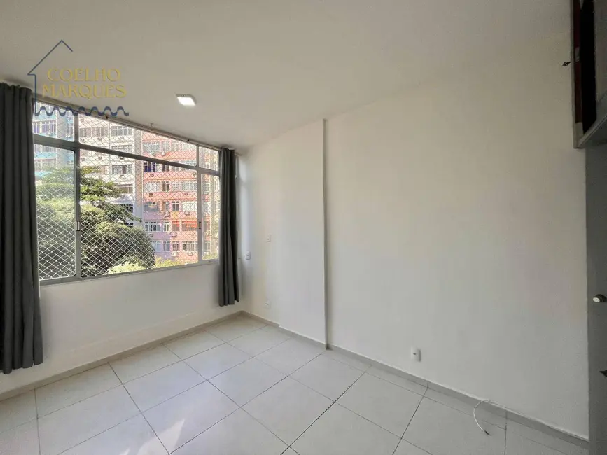 Apartamento com 1 quarto para alugar, 35m2 em Copacabana, Rio De Janeiro - RJ - imagem 2 Foto 2 de Apartamento com 1 quarto para alugar, 35m2 em Copacabana, Rio De Janeiro - RJ