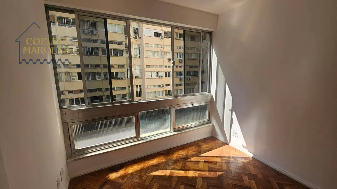 Apartamento com 2 quartos à venda, 69m2 em Copacabana, Rio De Janeiro - RJ - imagem 2 Foto 2 de Apartamento com 2 quartos à venda, 69m2 em Copacabana, Rio De Janeiro - RJ