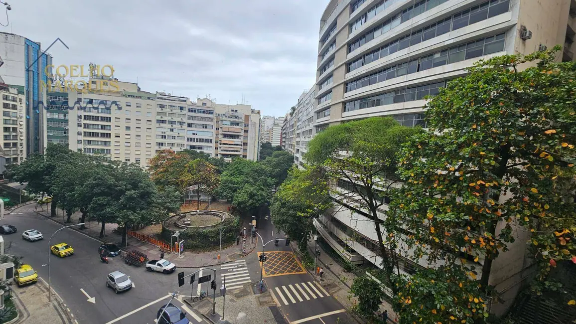 Apartamento com 3 quartos à venda, 206m2 em Copacabana, Rio De Janeiro - RJ - imagem 9 Foto 9 de Apartamento com 3 quartos à venda, 206m2 em Copacabana, Rio De Janeiro - RJ