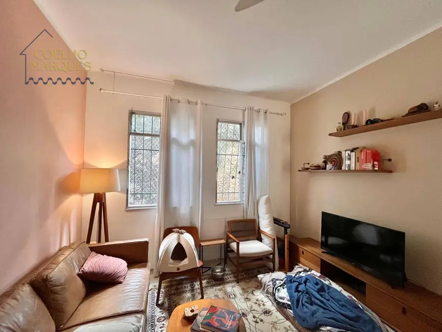 Apartamento com 2 quartos à venda e para alugar, 67m2 em Cosme Velho, Rio De Janeiro - RJ - imagem 2 Foto 2 de Apartamento com 2 quartos à venda e para alugar, 67m2 em Cosme Velho, Rio De Janeiro - RJ