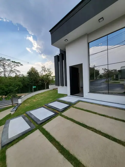 Casa de Condomínio com 3 quartos à venda, 204m2 em Jardim Mantova, Indaiatuba - SP - imagem 2 Foto 2 de Casa de Condomínio com 3 quartos à venda, 204m2 em Jardim Mantova, Indaiatuba - SP