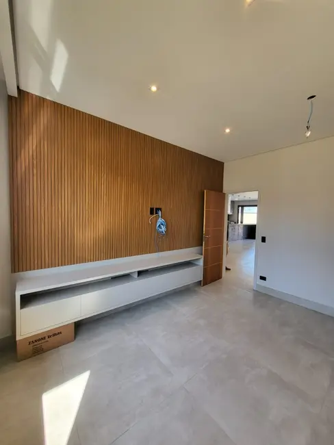 Foto 3 de Casa de Condomínio com 3 quartos à venda, 220m2 em Residencial Central Parque, Salto - SP