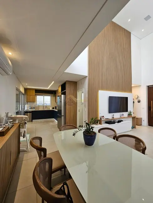 Casa de Condomínio com 3 quartos à venda, 218m2 em Indaiatuba - SP - imagem 7 Foto 7 de Casa de Condomínio com 3 quartos à venda, 218m2 em Indaiatuba - SP