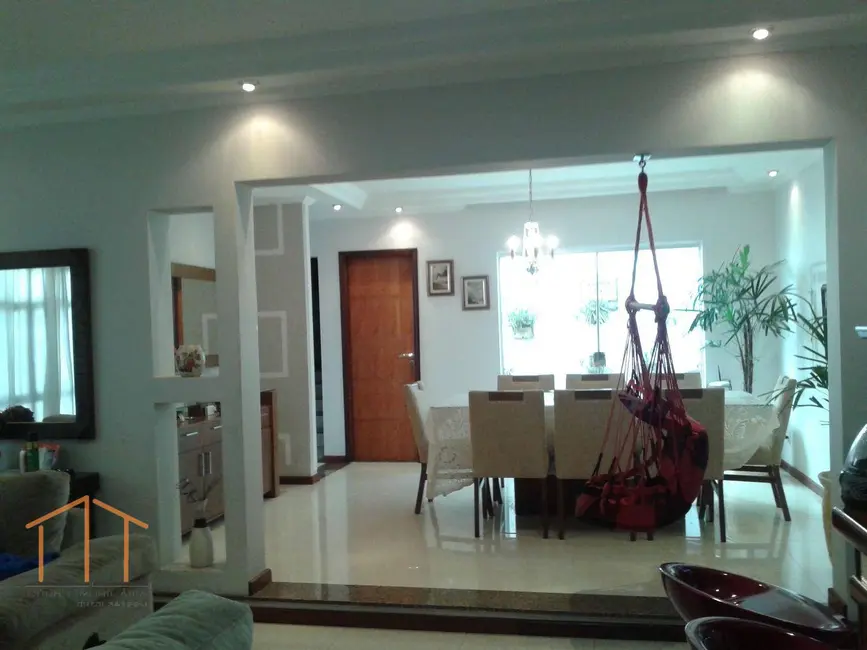 Foto 2 de Casa com 3 quartos à venda, 300m2 em Vila Santa Terezinha, Itu - SP