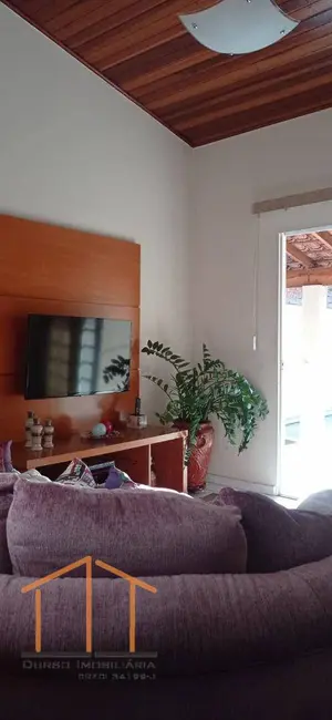 Foto 1 de Casa com 2 quartos à venda, 150m2 em Vila Gardiman, Itu - SP