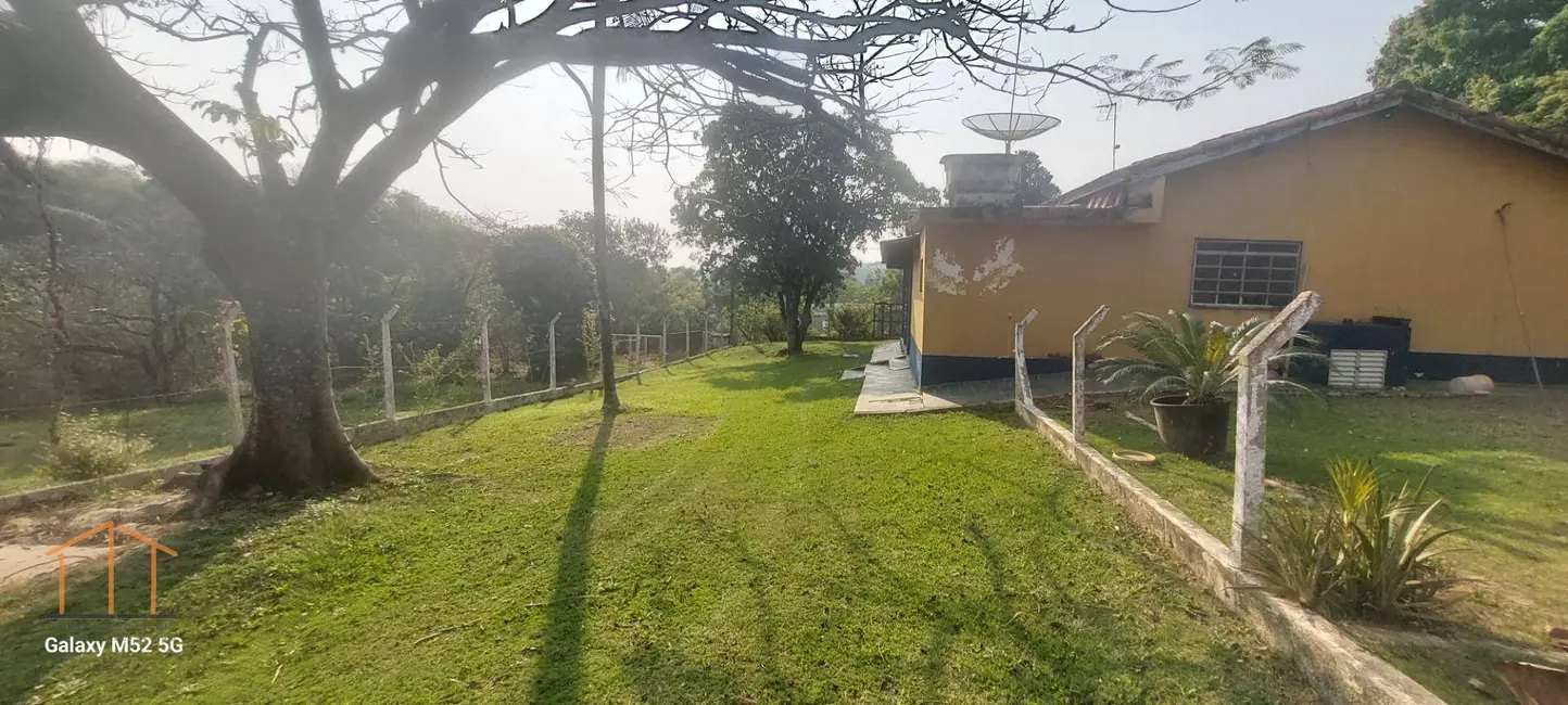 Foto 2 de Chácara com 3 quartos à venda e para alugar, 1300m2 em Chácara Três Marias, Sorocaba - SP