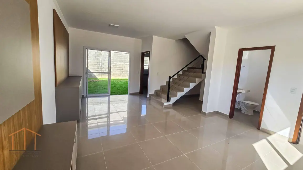 Casa de Condomínio com 2 quartos à venda, 82m2 em Chácaras Reunidas Ipê, Itu - SP - imagem 1 Foto 1 de Casa de Condomínio com 2 quartos à venda, 82m2 em Chácaras Reunidas Ipê, Itu - SP