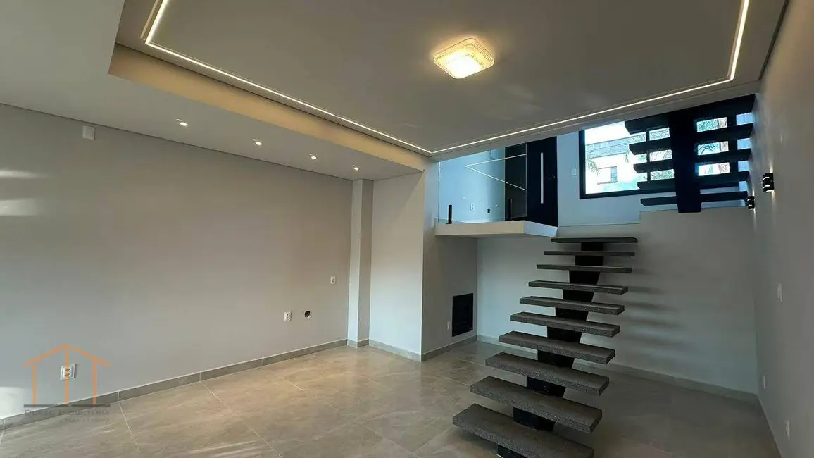Casa de Condomínio com 3 quartos à venda e para alugar, 150m2 em Portal dos Sabiás, Itu - SP - imagem 3 Foto 3 de Casa de Condomínio com 3 quartos à venda e para alugar, 150m2 em Portal dos Sabiás, Itu - SP