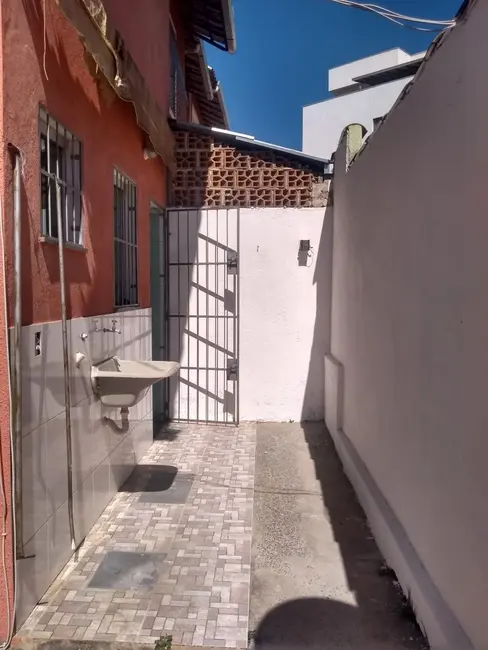 Foto 5 de Casa com 2 quartos à venda, 83m2 em Letícia, Belo Horizonte - MG