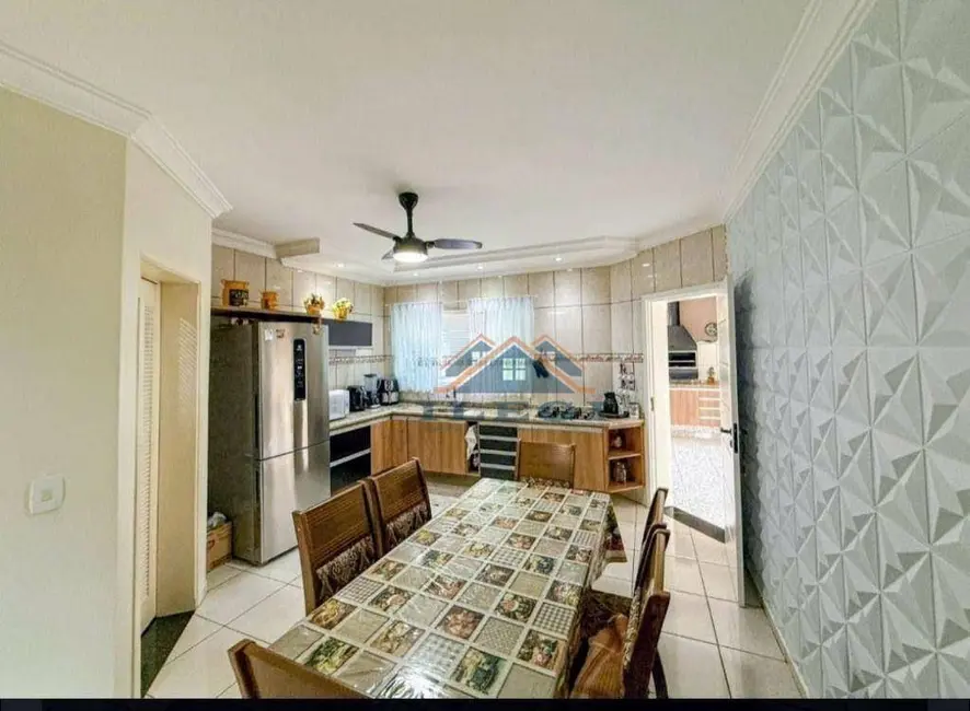 Foto 8 de Casa de Condomínio com 3 quartos à venda, 416m2 em Valinhos - SP