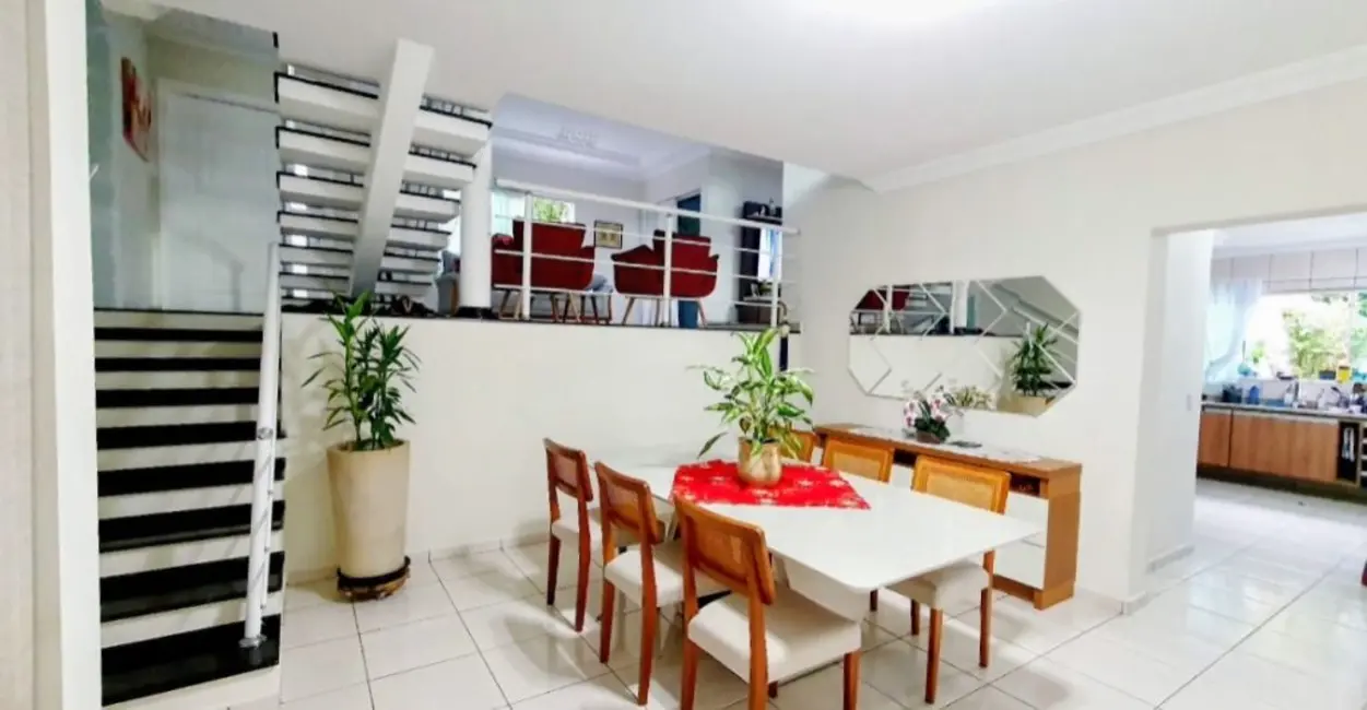 Casa de Condomínio com 3 quartos à venda, 416m2 em Valinhos - SP - imagem 6 Foto 6 de Casa de Condomínio com 3 quartos à venda, 416m2 em Valinhos - SP