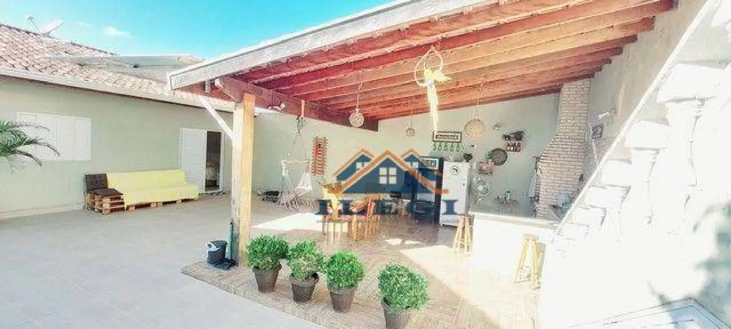 Casa com 3 quartos à venda, 300m2 em Valinhos - SP - imagem 1 Foto 1 de Casa com 3 quartos à venda, 300m2 em Valinhos - SP