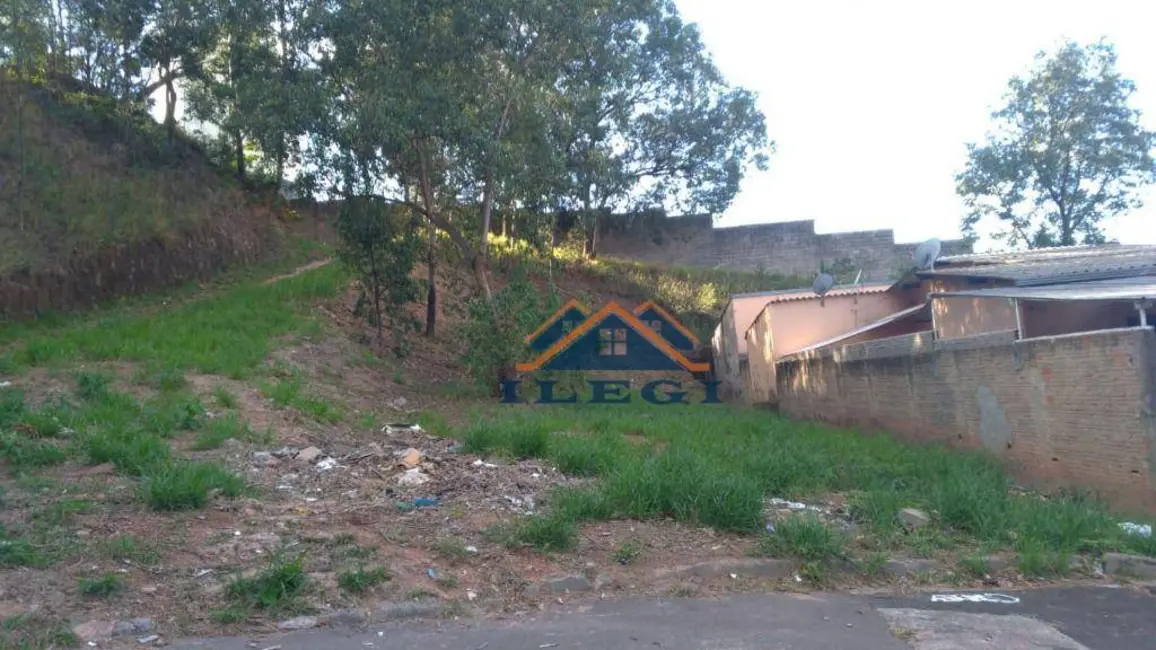 Foto 1 de Terreno / Lote à venda, 330m2 em Valinhos - SP