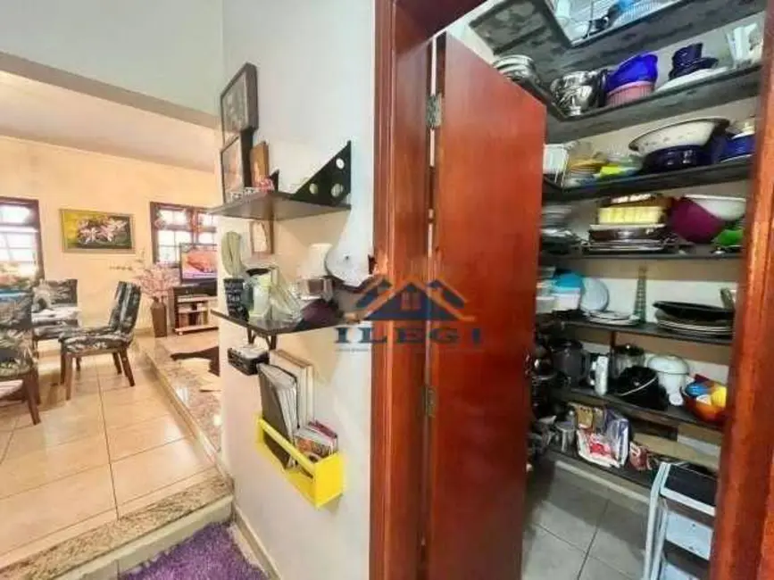 Casa de Condomínio com 3 quartos à venda, 330m2 em Condomínio Residencial Terras do Oriente, Valinhos - SP - imagem 6 Foto 6 de Casa de Condomínio com 3 quartos à venda, 330m2 em Condomínio Residencial Terras do Oriente, Valinhos - SP