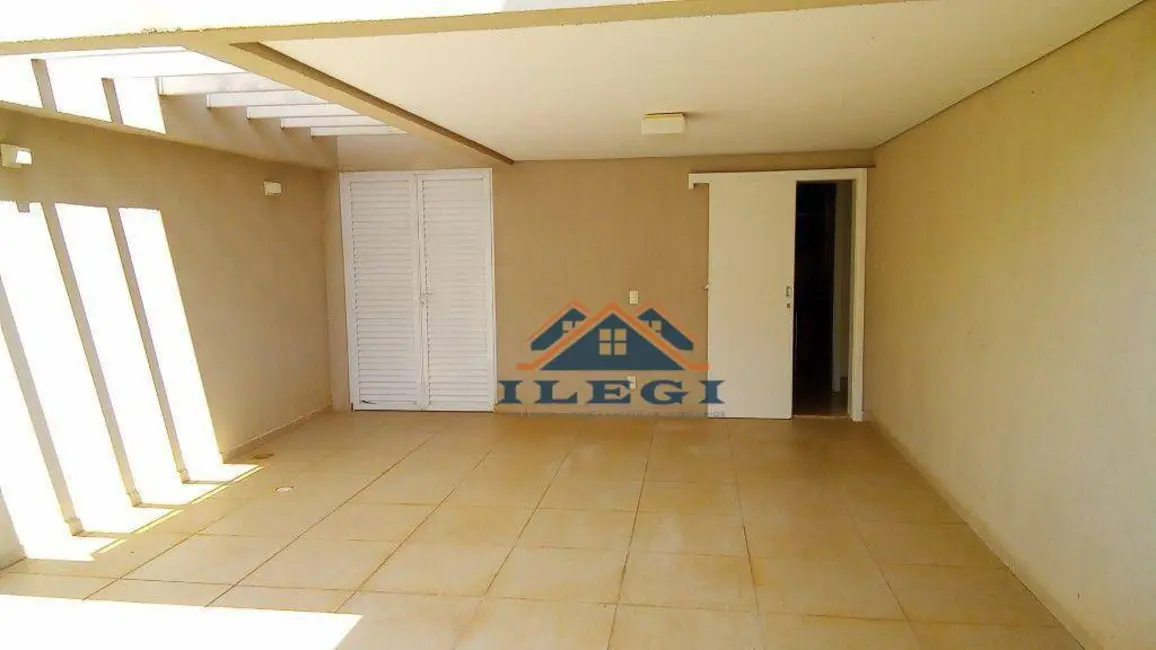 Foto 4 de Casa de Condomínio com 3 quartos à venda, 200m2 em Chácaras Silvania, Valinhos - SP