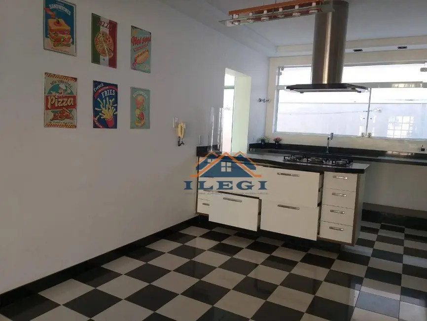 Casa de Condomínio com 3 quartos à venda, 1000m2 em Pinheiro, Valinhos - SP - imagem 4 Foto 4 de Casa de Condomínio com 3 quartos à venda, 1000m2 em Pinheiro, Valinhos - SP