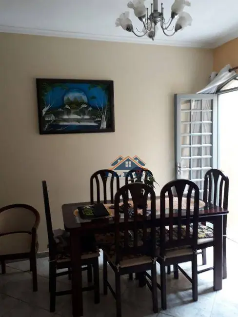 Casa de Condomínio com 2 quartos à venda, 200m2 em Colinas dos Álamos, Valinhos - SP - imagem 3 Foto 3 de Casa de Condomínio com 2 quartos à venda, 200m2 em Colinas dos Álamos, Valinhos - SP