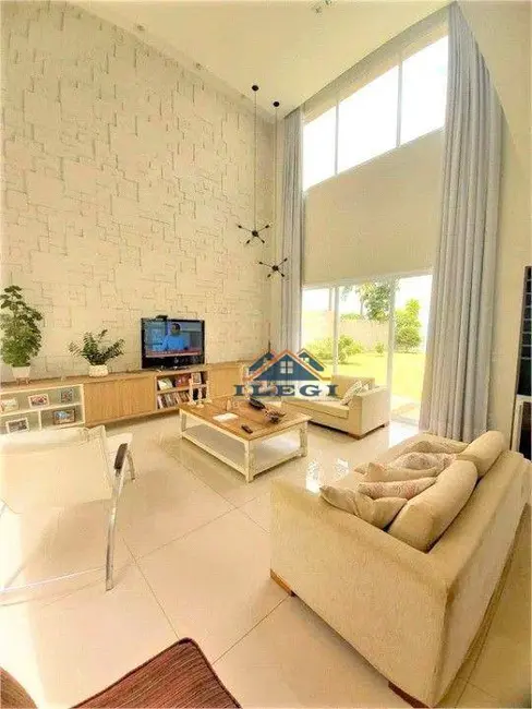 Foto 2 de Casa de Condomínio com 3 quartos à venda, 900m2 em Buracão, Vinhedo - SP