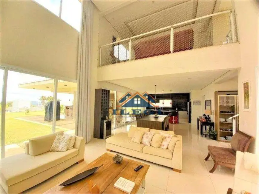Foto 1 de Casa de Condomínio com 3 quartos à venda, 900m2 em Buracão, Vinhedo - SP