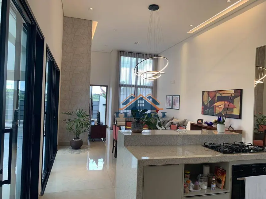 Foto 9 de Casa com 2 quartos à venda, 250m2 em Vinhedo - SP