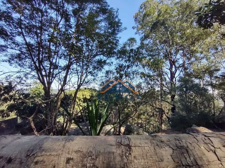 Chácara com 4 quartos à venda, 2330m2 em Parque Valinhos, Valinhos - SP - imagem 3 Foto 3 de Chácara com 4 quartos à venda, 2330m2 em Parque Valinhos, Valinhos - SP