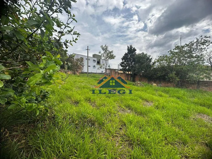 Foto 2 de Terreno / Lote à venda, 667m2 em Centro, Vinhedo - SP