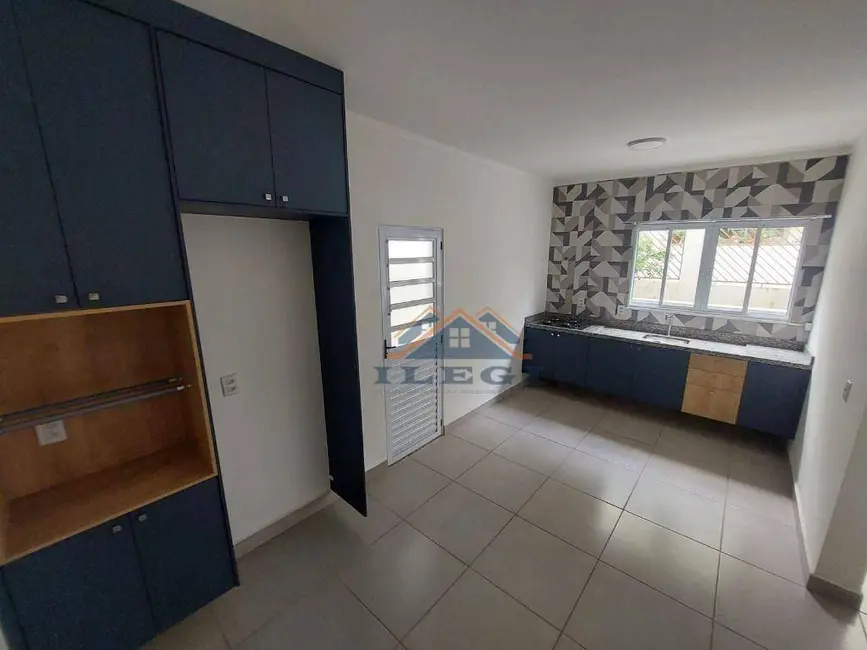 Foto 8 de Casa com 2 quartos para alugar, 100m2 em Pinheirinho, Vinhedo - SP